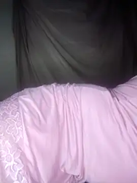 yaraa49 live sex cam