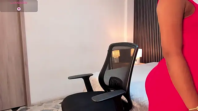 LilyPrice's cam snapshot