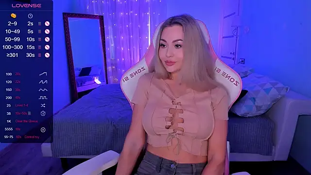 AdeleRoberts's cam snapshot