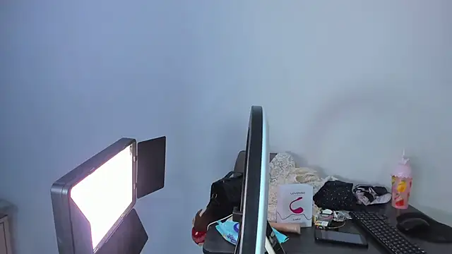 Aisha_hotts777 live sex cam