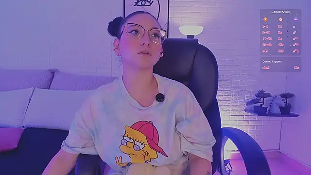 lucy_neil's cam snapshot