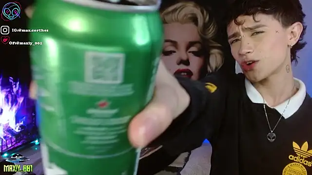 maxiy_001 live sex cam