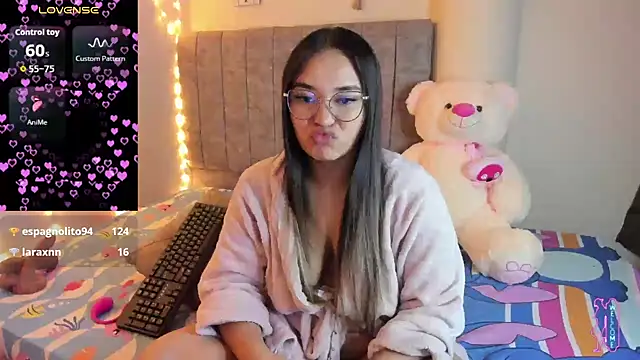 SaraCrow's cam snapshot