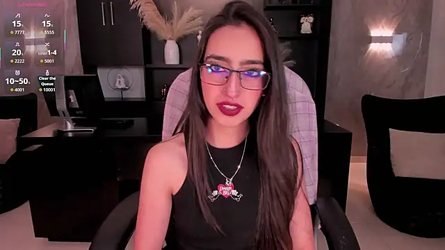 LarisaSmirnov live sex cam