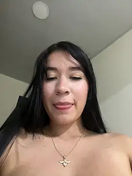 Emi_blair live sex cam