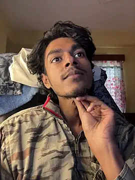 RavenKisses live sex cam