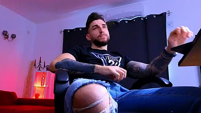 MightyAaron66's cam snapshot