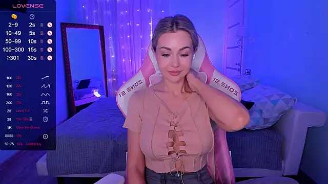 AdeleRoberts's cam snapshot