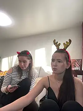 Sweet_mila_eva_'s cam snapshot