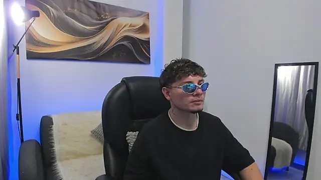 Leoo_Miller's cam snapshot