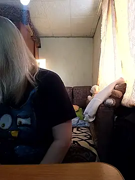 BustyBlond live sex cam