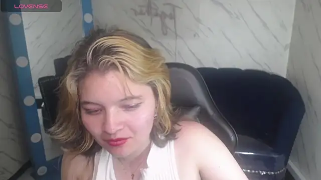 Nezuko_v's cam snapshot