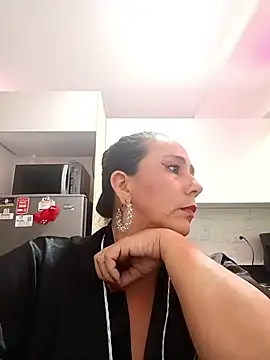 ashleylove_prg's cam snapshot