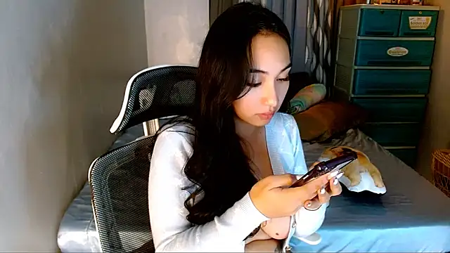 SweetLilly_18 live sex cam