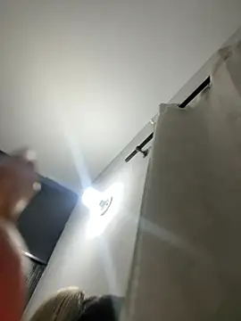 lanahot-77 live sex cam