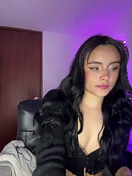 salome_polaniiee's cam snapshot