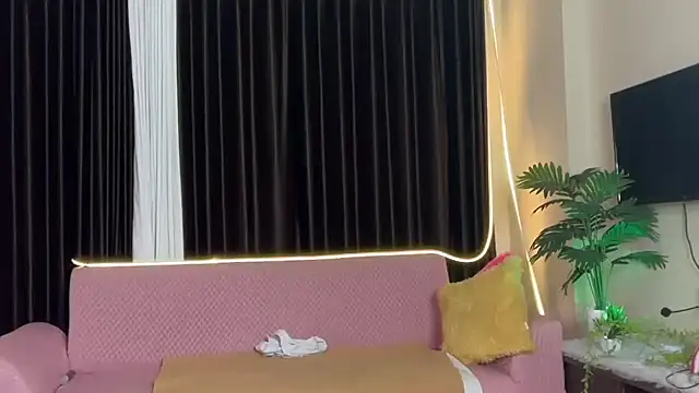 Wow-nisha live sex cam