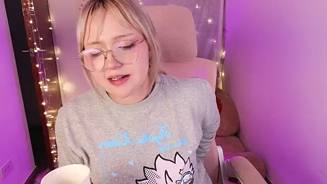 KuroChan420's cam snapshot