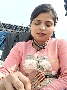 Hot-Pooja25's cam snapshot