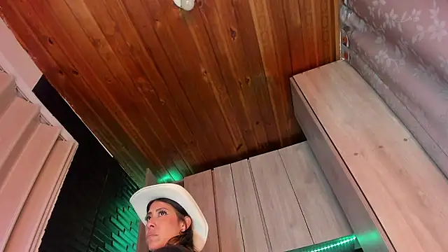 LaureenHills live sex cam