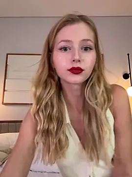 LunaRase live sex cam