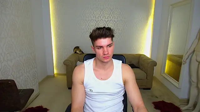 MaxKaiden live sex cam