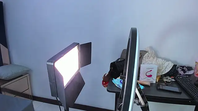 Aisha_hotts777 live sex cam