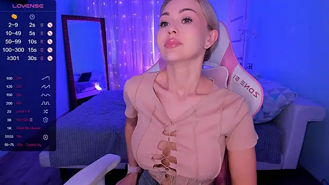 AdeleRoberts's cam snapshot