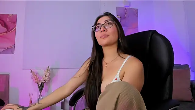 lianaa__'s cam snapshot