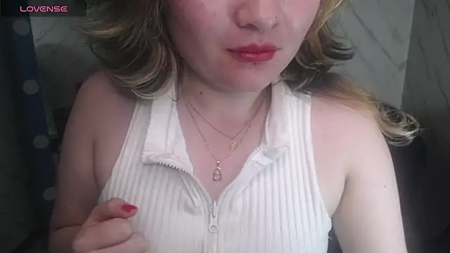 Nezuko_v's cam snapshot