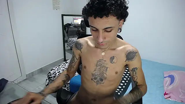 present_the_magic live sex cam