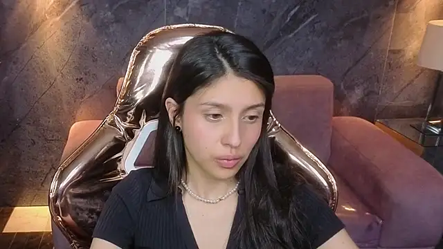 skarleth_b_'s cam snapshot