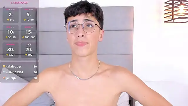 JoshClaarktt live sex cam