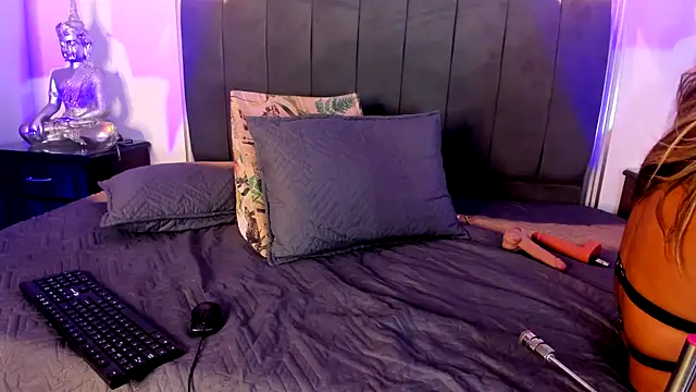 hillaryrosee live sex cam