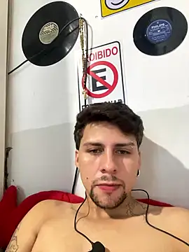 Leandroszsz live sex cam