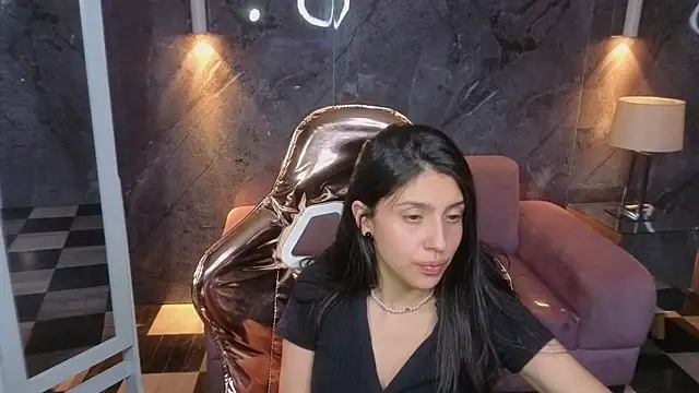 skarleth_b_'s cam snapshot