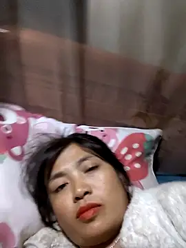 miumiu_sexy2x's cam snapshot