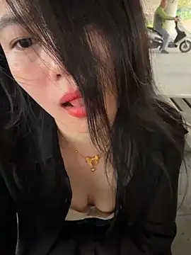 ella-ys's cam snapshot