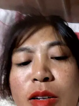 miumiu_sexy2x's cam snapshot