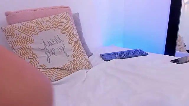 KyllieMarshall's cam snapshot