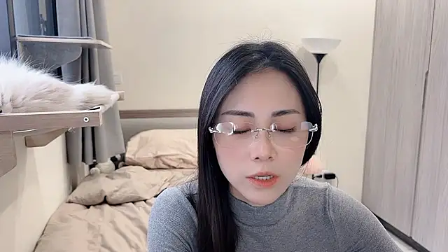 BabyOneDaily's cam snapshot