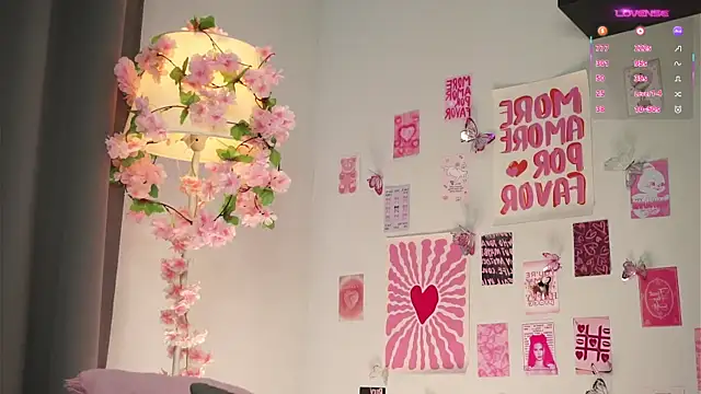 AmiLewis live sex cam