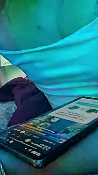 gurlnips live sex cam