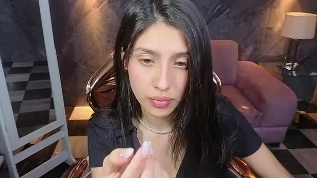 skarleth_b_'s cam snapshot