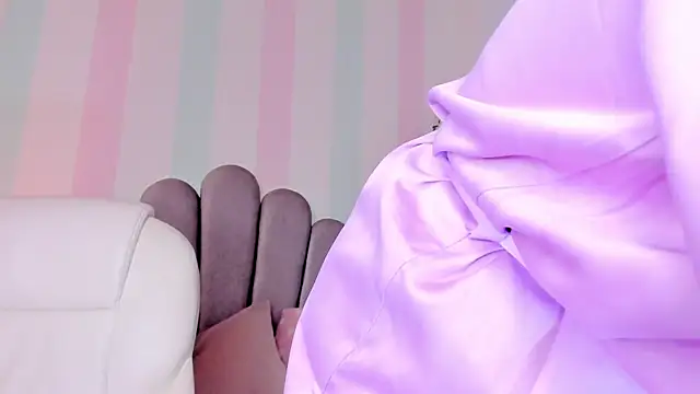 Luna_kiss_18's cam snapshot