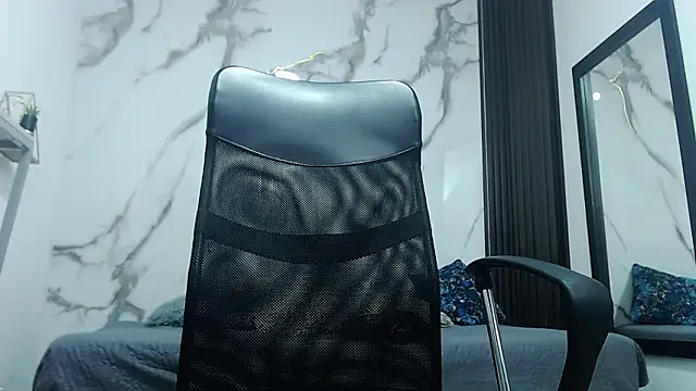 Enzo_Turner's cam snapshot