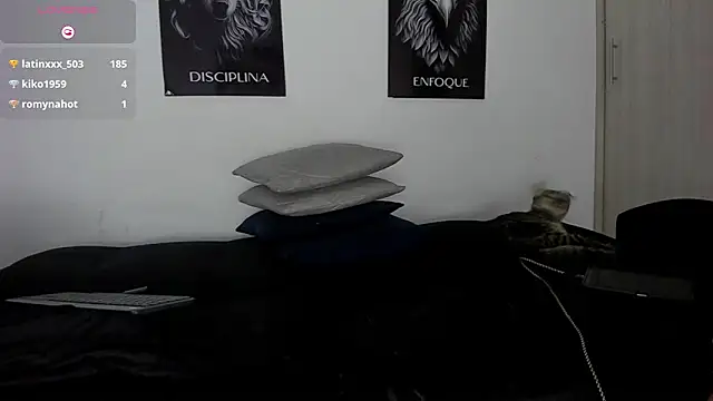 JohanSmith live sex cam