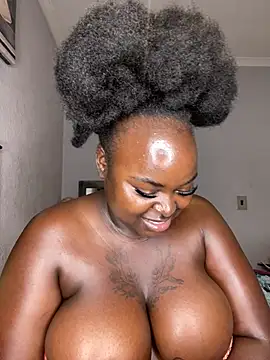 Honeycoco0211 live sex cam