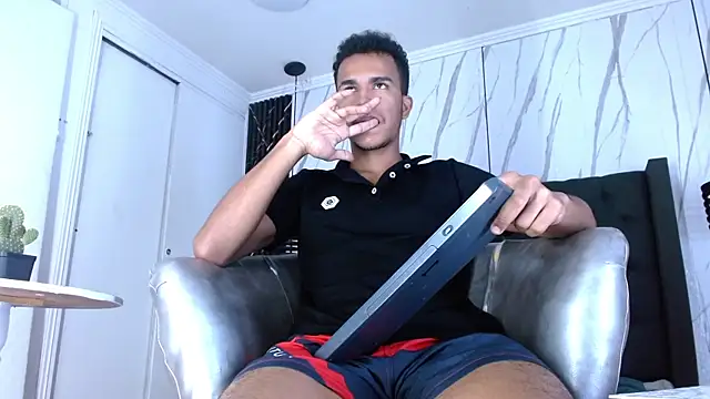 aston_xvera live sex cam