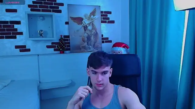 BradyFlint live sex cam